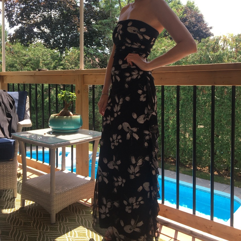 Jolie Strapless Black and White Floral Dress